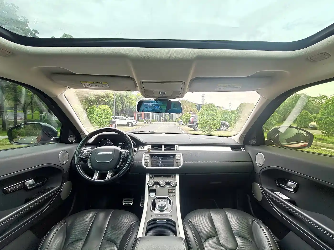 Land Rover Range Rover Evoque 2015 2.0T 5-Door Dynamic Edition фото 22