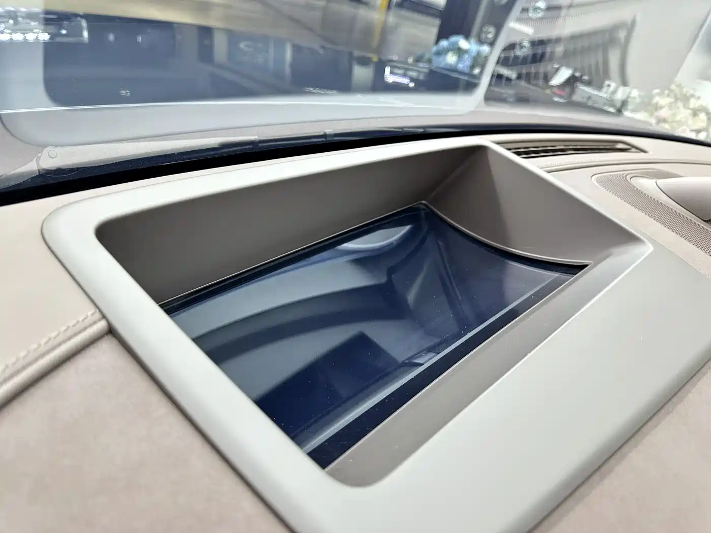 AITO Wenjie AITO M9 2024 Range Extender Ultra 52kWh 6-seater фото 19