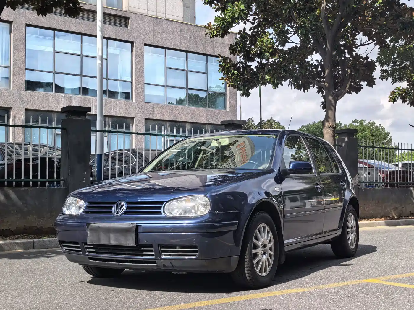 Photo 1 - Volkswagen Golf