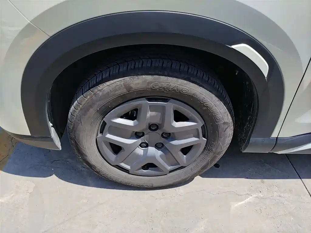 BYD Yuan UP 2024 401KM Vitality Edition фото 23