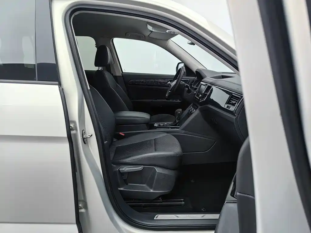Фото 23 - Volkswagen Teramont