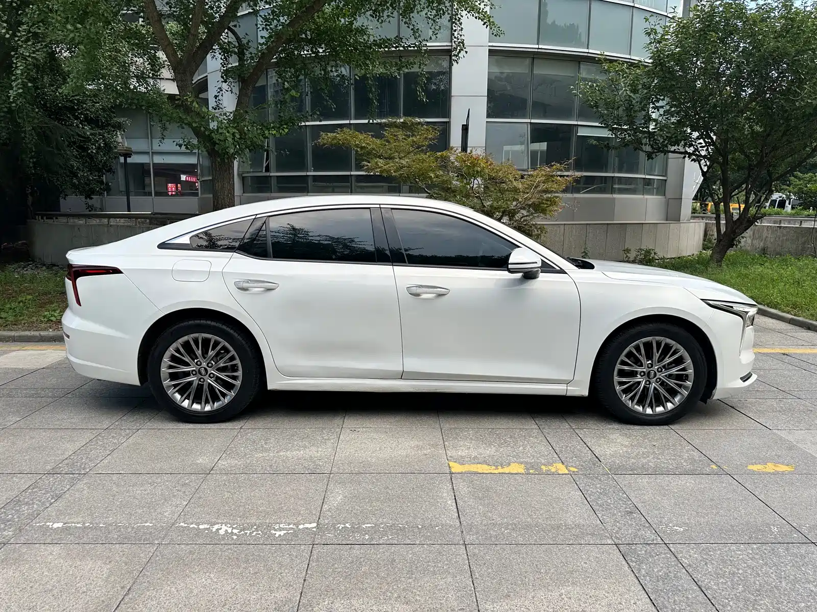 Фото 10 - Besturn B70