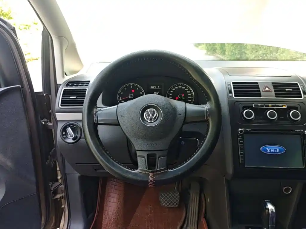 Volkswagen Touran 2015 2015 1.4T DSG Comfort Edition 5-seater