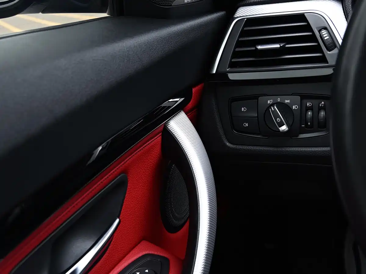 BMW 3 Series GT 2019 320i M Sport Model фото 21