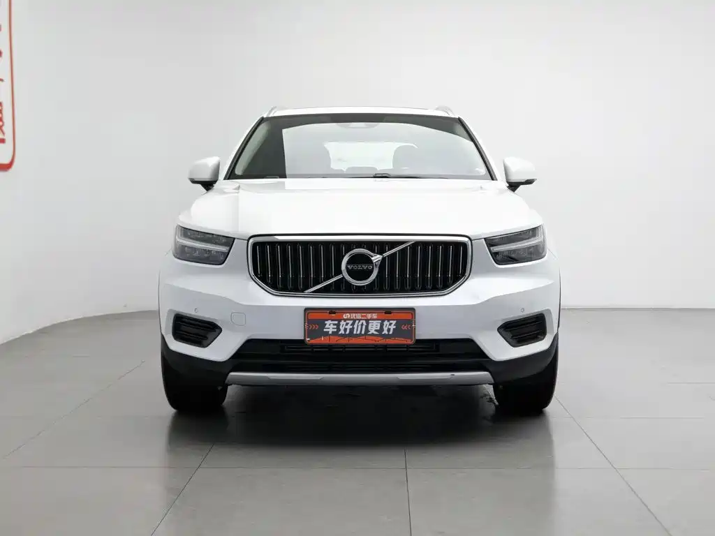 Volvo XC40 2021 2022 Model T4 AWD Smart Drive Fashion Edition