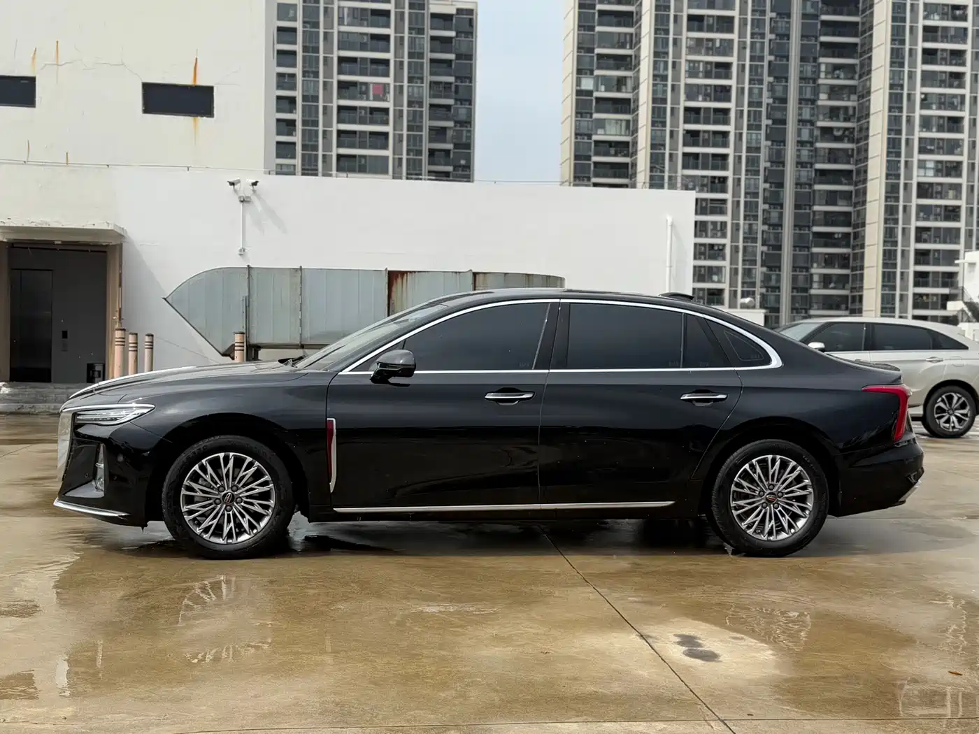 Hongqi H5 2023 1.5T DCT Smart Connect Flag Rhythm фото 18