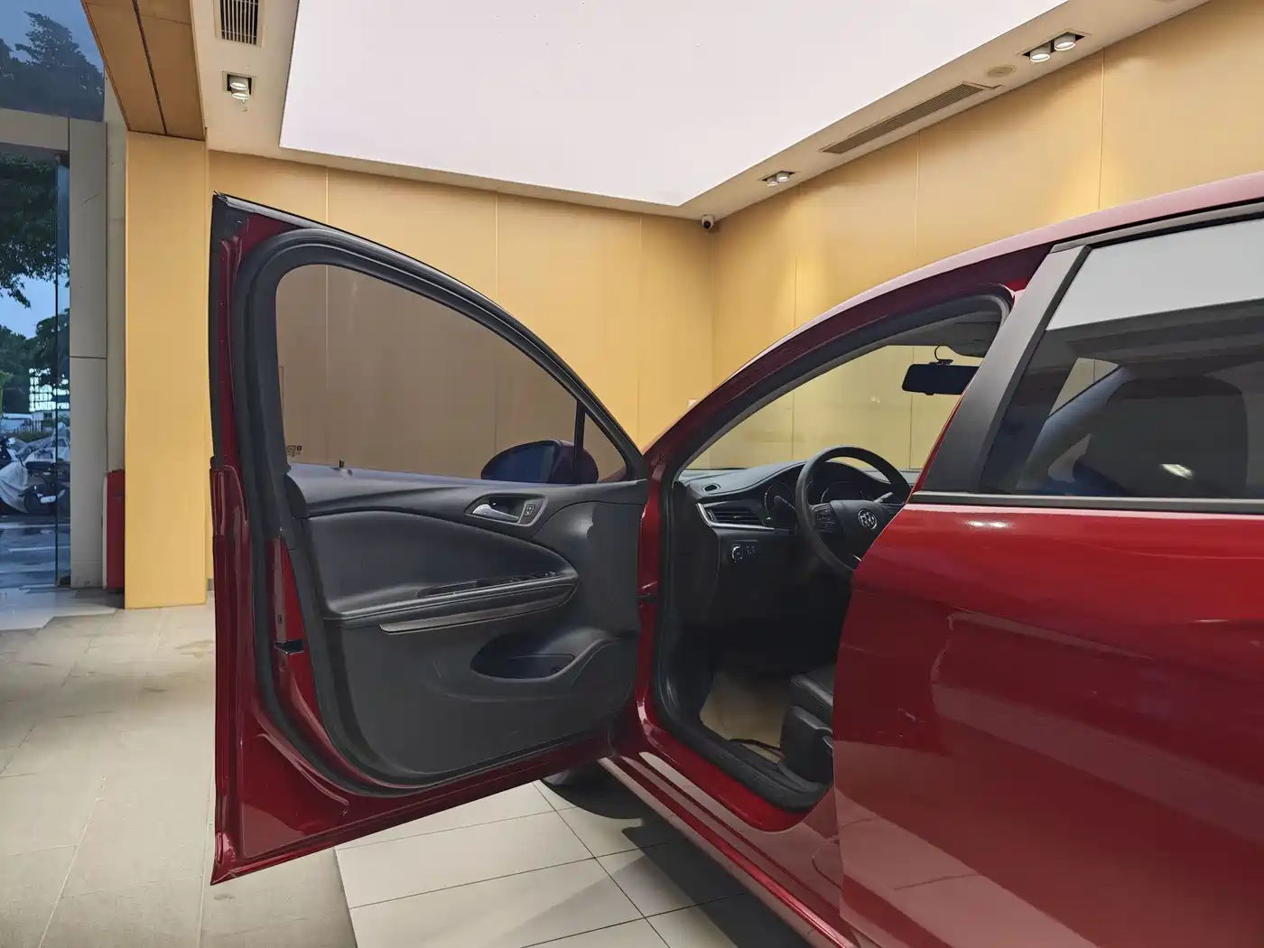 Buick Verano 2020 20T CVT Leading фото 8