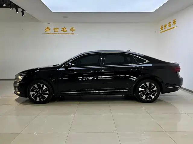 Volkswagen Passat 2022 280TSI Elite Edition — фото 4