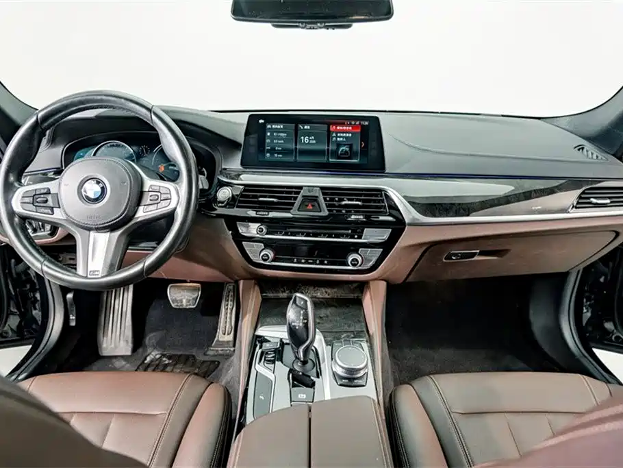 BMW 5 Series 2018 525Li M Sport Package фото 10