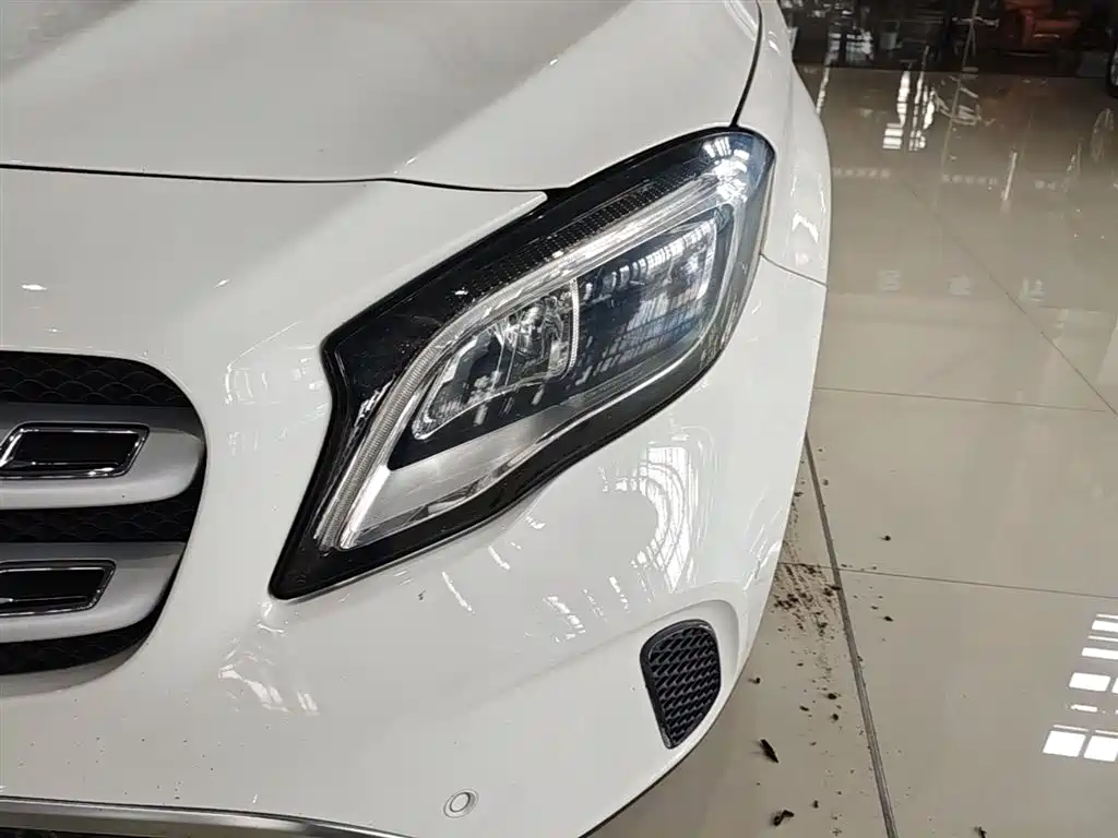 Mercedes-Benz GLA 2017 GLA 200 Fashion фото 24