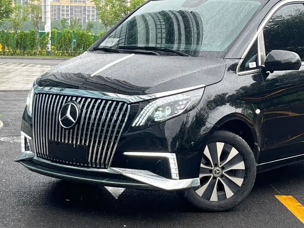 Mercedes-Benz Vito 2023 2.0T Elite 7-Seater фото 6