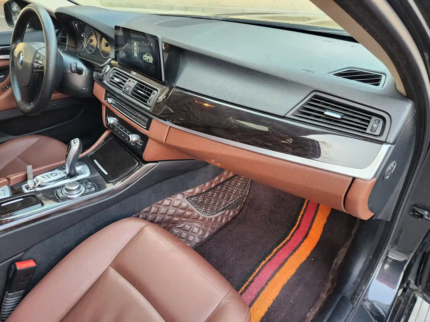 BMW 5 Series 2014 525Li Leading фото 9