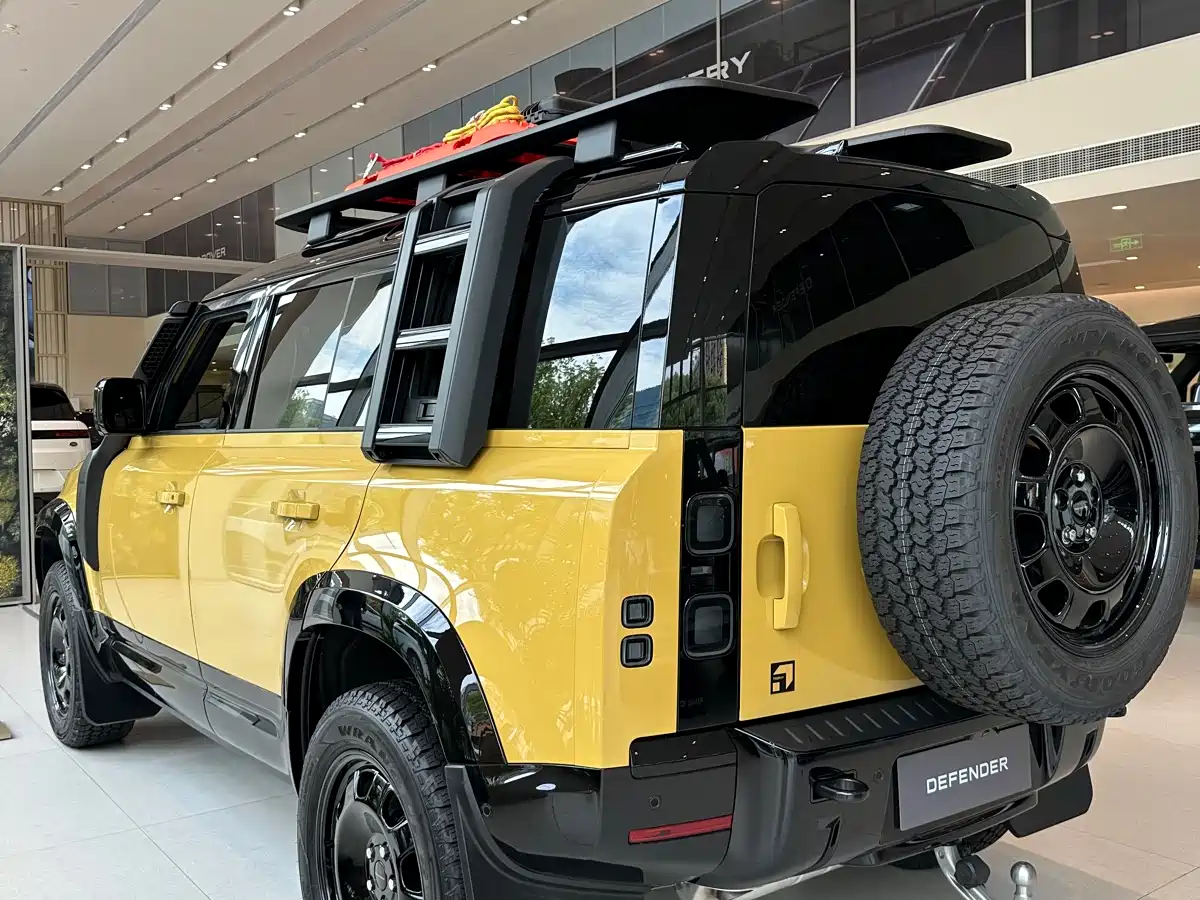Land Rover Defender 2026 110 3.0T P400 TROPHY Edition фото 8