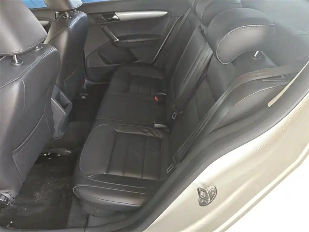 Volkswagen Lavida 2013 Facelift Classic 1.6L Automatic Comfort фото 17