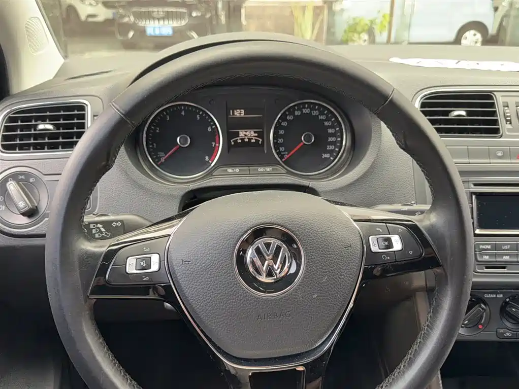 Volkswagen Polo 2018 1.5L Auto Comfort фото 6