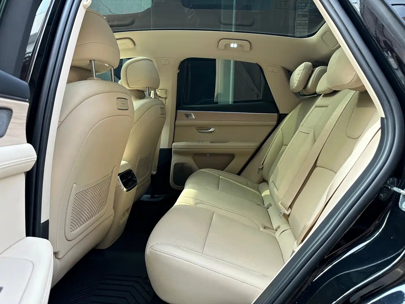 AITO Wenjie AITO M5 2024 Extended Range Max RWD Advanced Smart Driving Edition фото 6