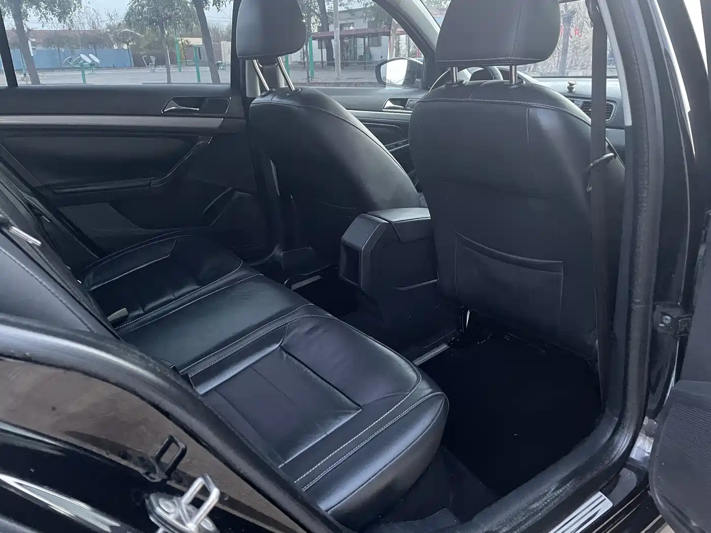 Volkswagen Lavida 2015 1.6L Automatic Comfort Edition фото 12