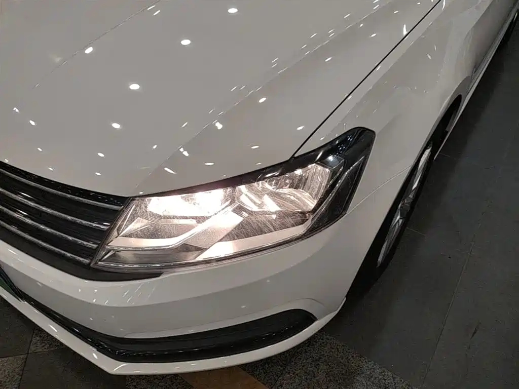 Volkswagen Lavida 2017 1.6L Automatic Trend Edition фото 24