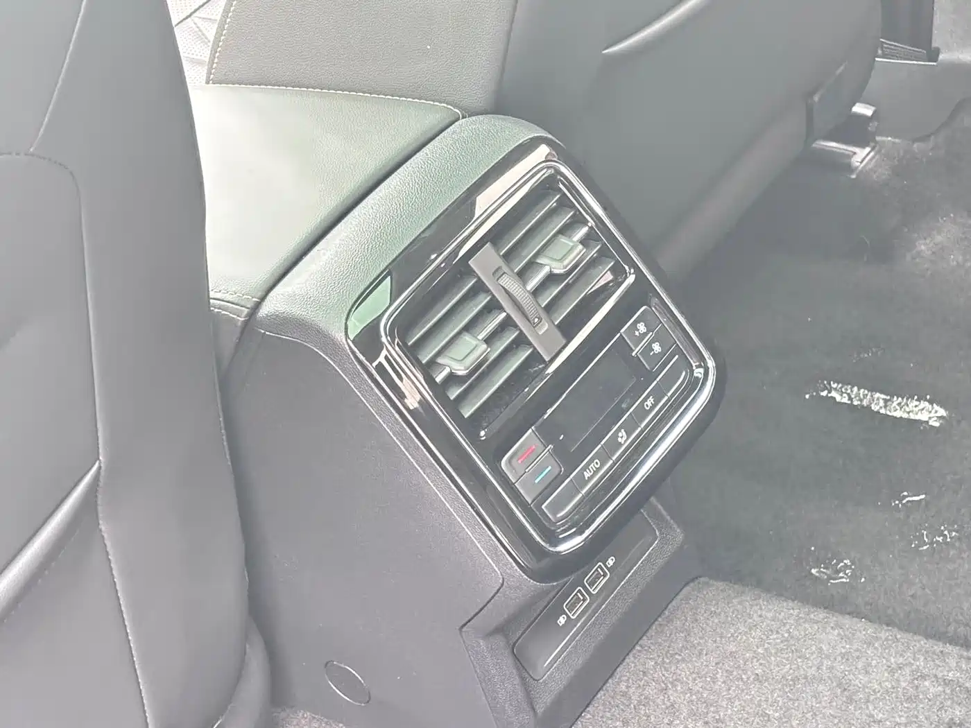 Photo 18 - Volkswagen Passat