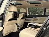 Photo 10 - BMW 7 Series
