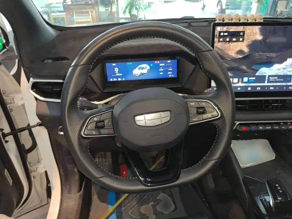 Photo 11 - Geely Coolray