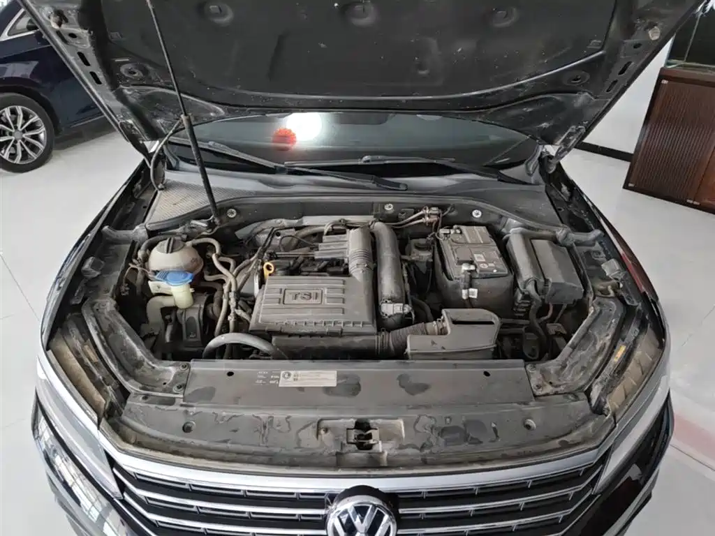 Volkswagen Passat 2017 280TSI DSG Elegance фото 20
