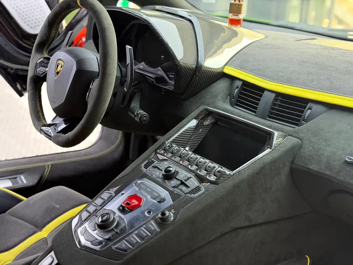 Lamborghini Aventador 2013 2011 LP 700-4