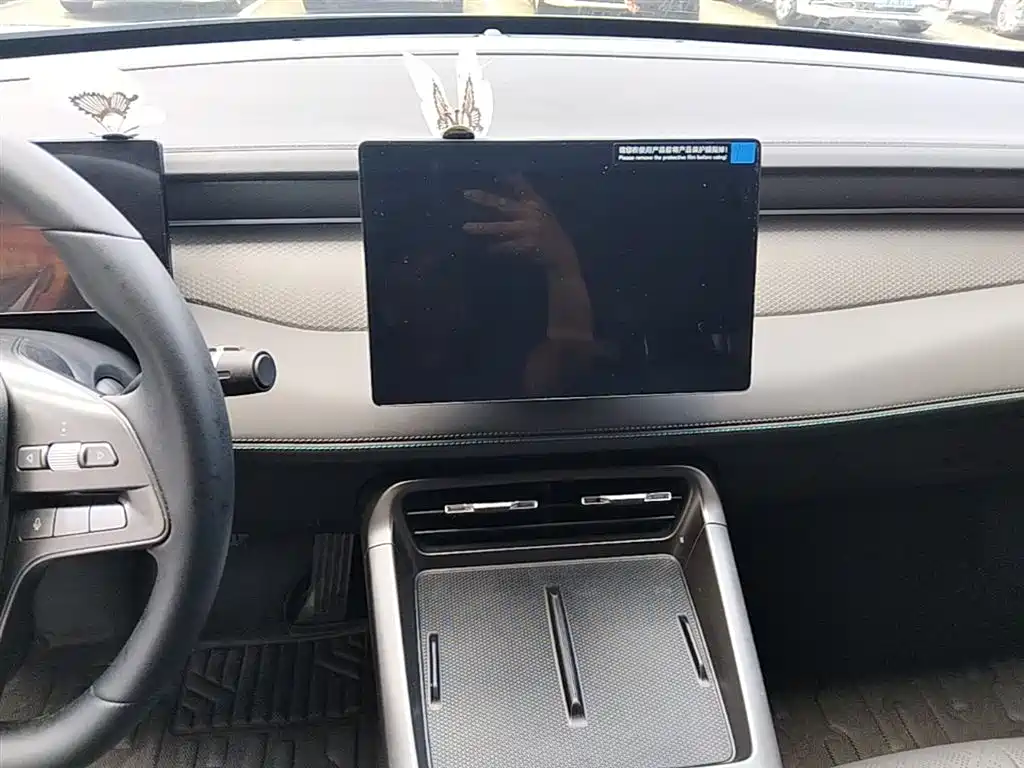 BYD Qin PLUS 2025 DM-i Smart Drive 55KM Leader фото 13