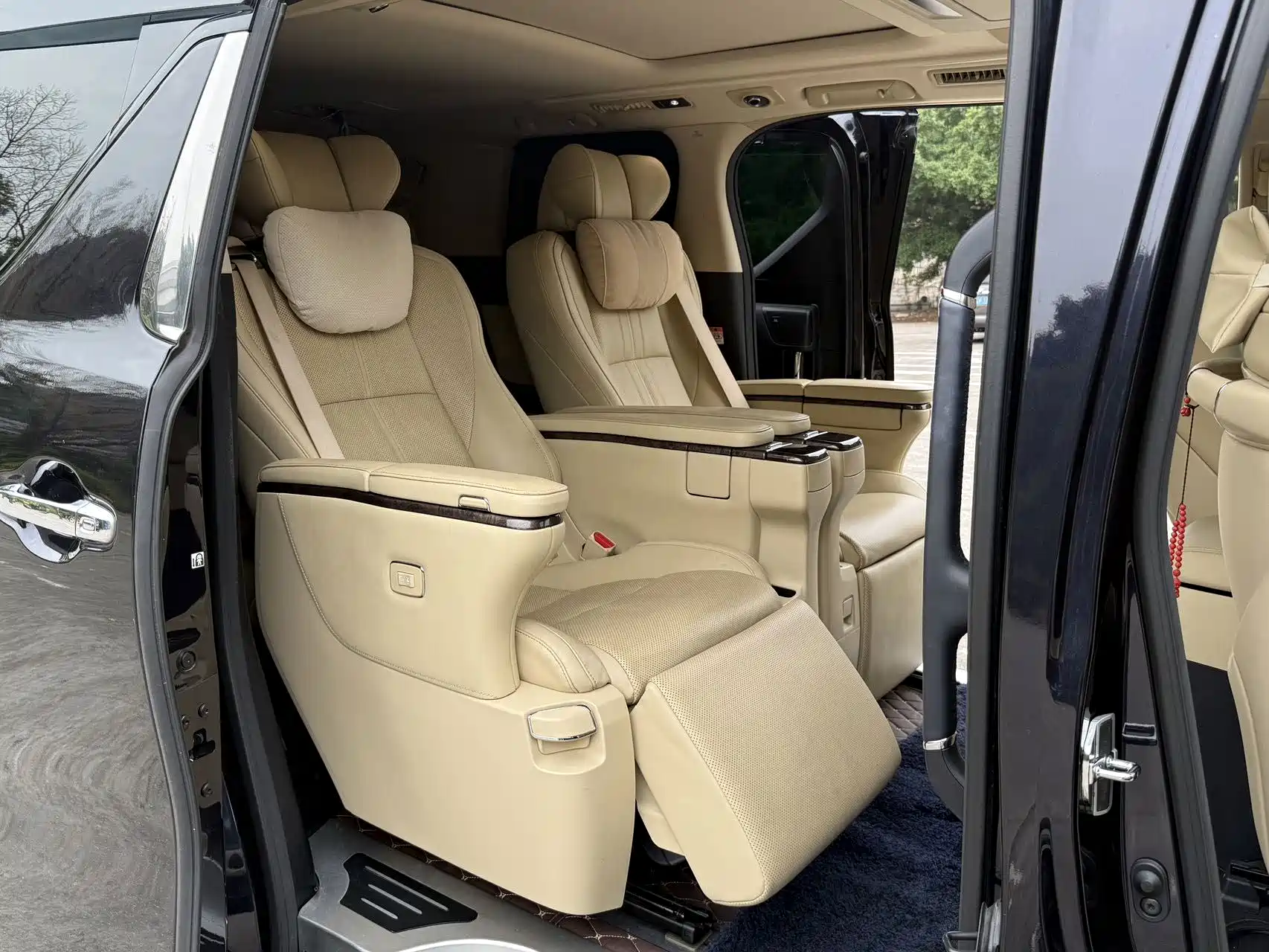 Фото 13 - Toyota Vellfire