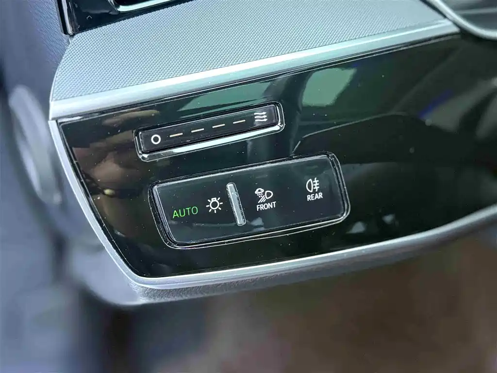 Audi A8 2018 A8L 55 TFSI quattro Launch Premium фото 7