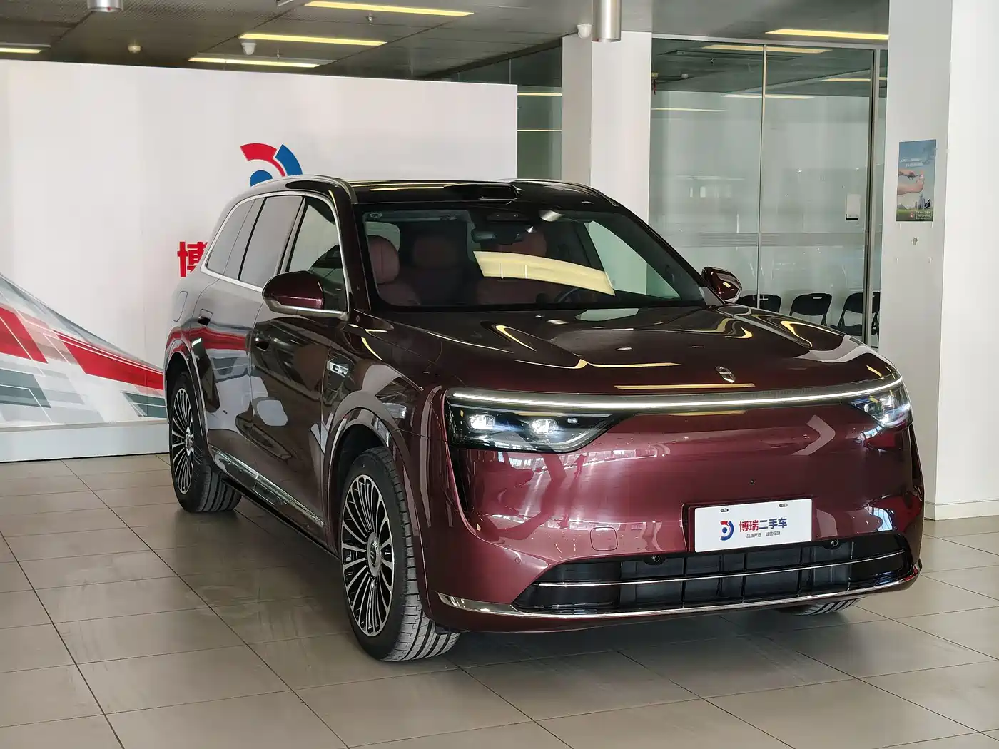 AITO Wenjie AITO M8 2025 Model Extended Range Ultra Edition 53.4kWh 5-Seater фото 3