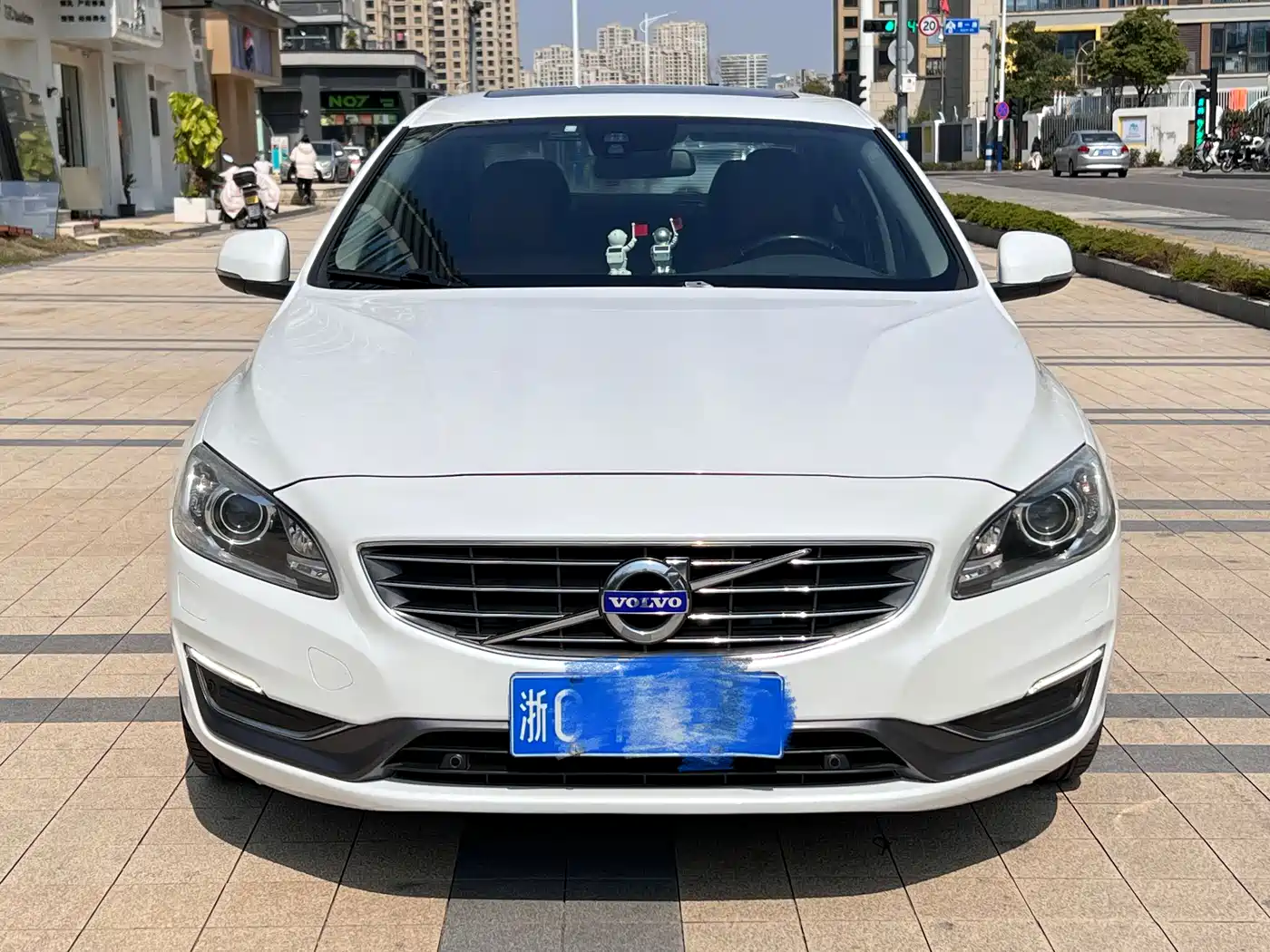 Фото 1 - Volvo S60