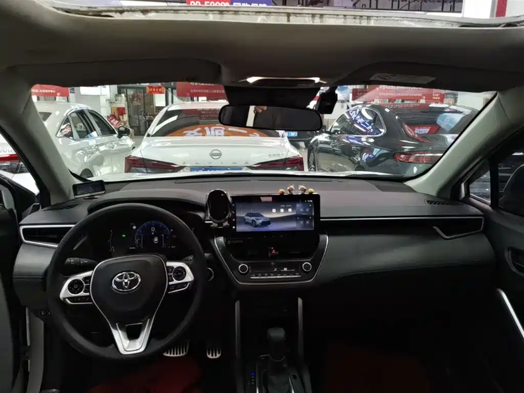 Toyota Frontlander 2023 2.0L CVT Leading Edition фото 18