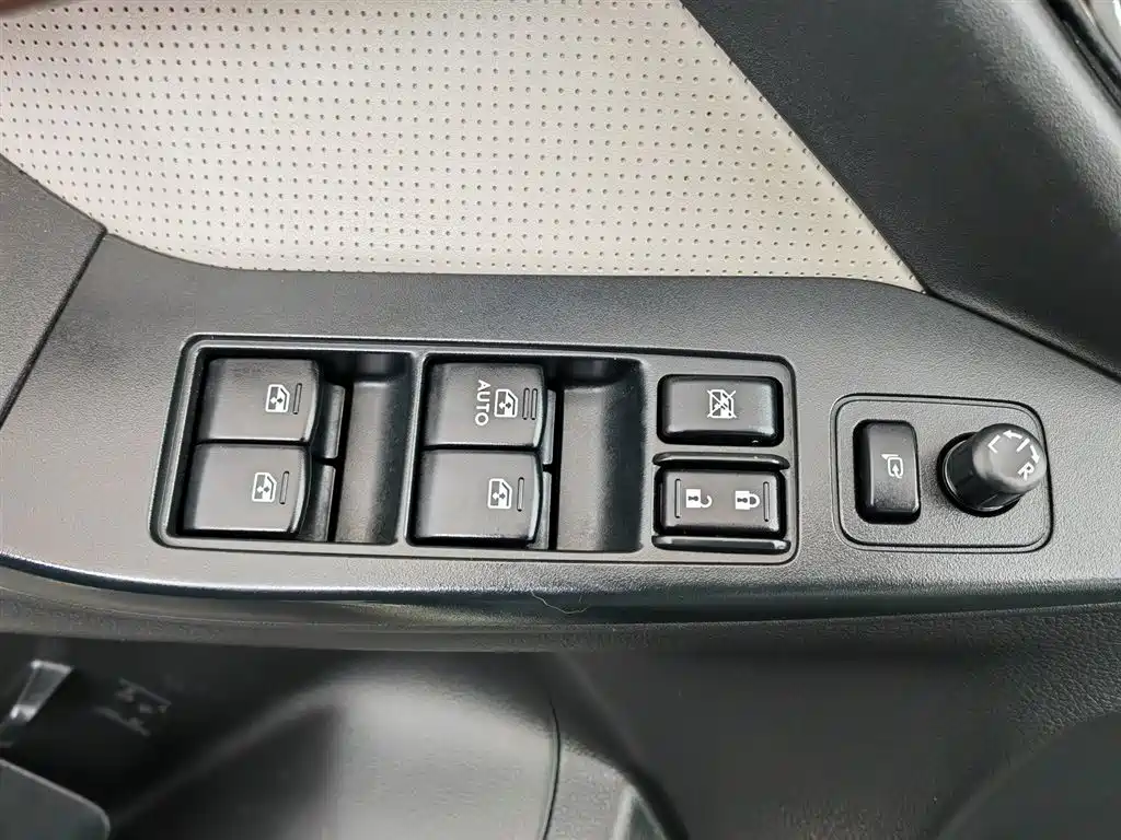 Subaru Forester 2013 2.5i Automatic Premium Edition фото 9