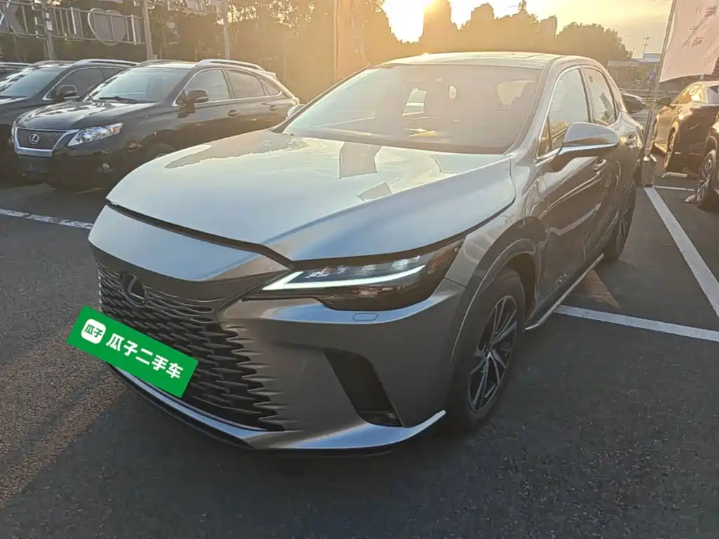 Photo 1 - Lexus RX