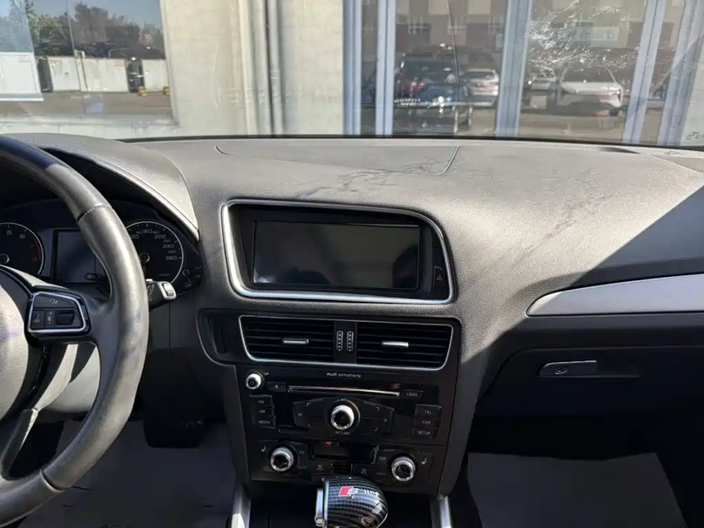 Audi Q5 2018 2017 Plus 40 TFSI Technology