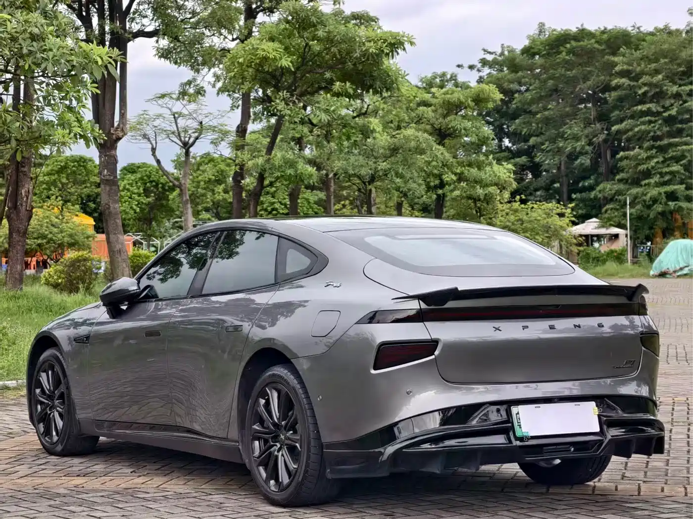 Фото 8 - XPeng P7