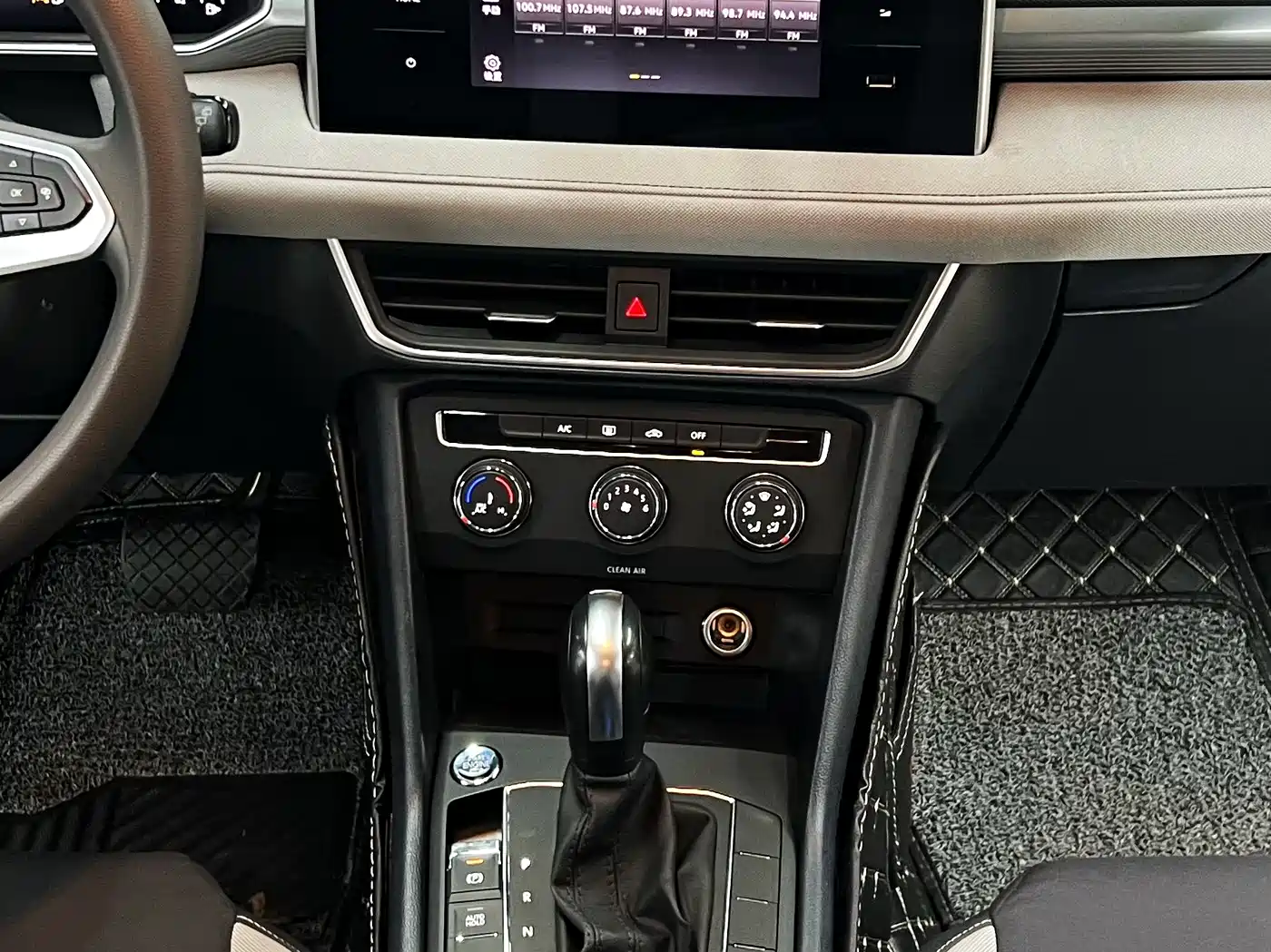 Volkswagen Tharu 2023 300TSI 2WD New Moon Edition фото 6