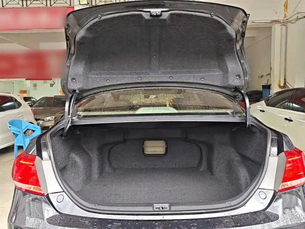Toyota Camry 2013 200E Classic Elite Edition фото 19