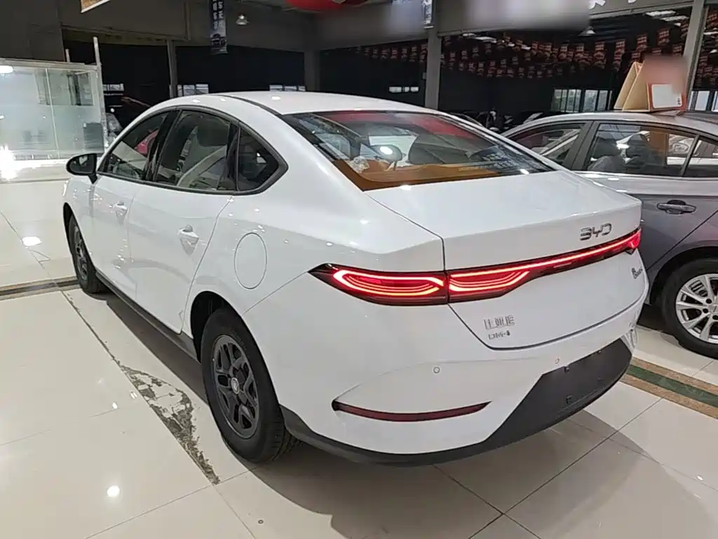 BYD Qin PLUS 2026 2026 DM-i Smart Edition 128KM Progressive