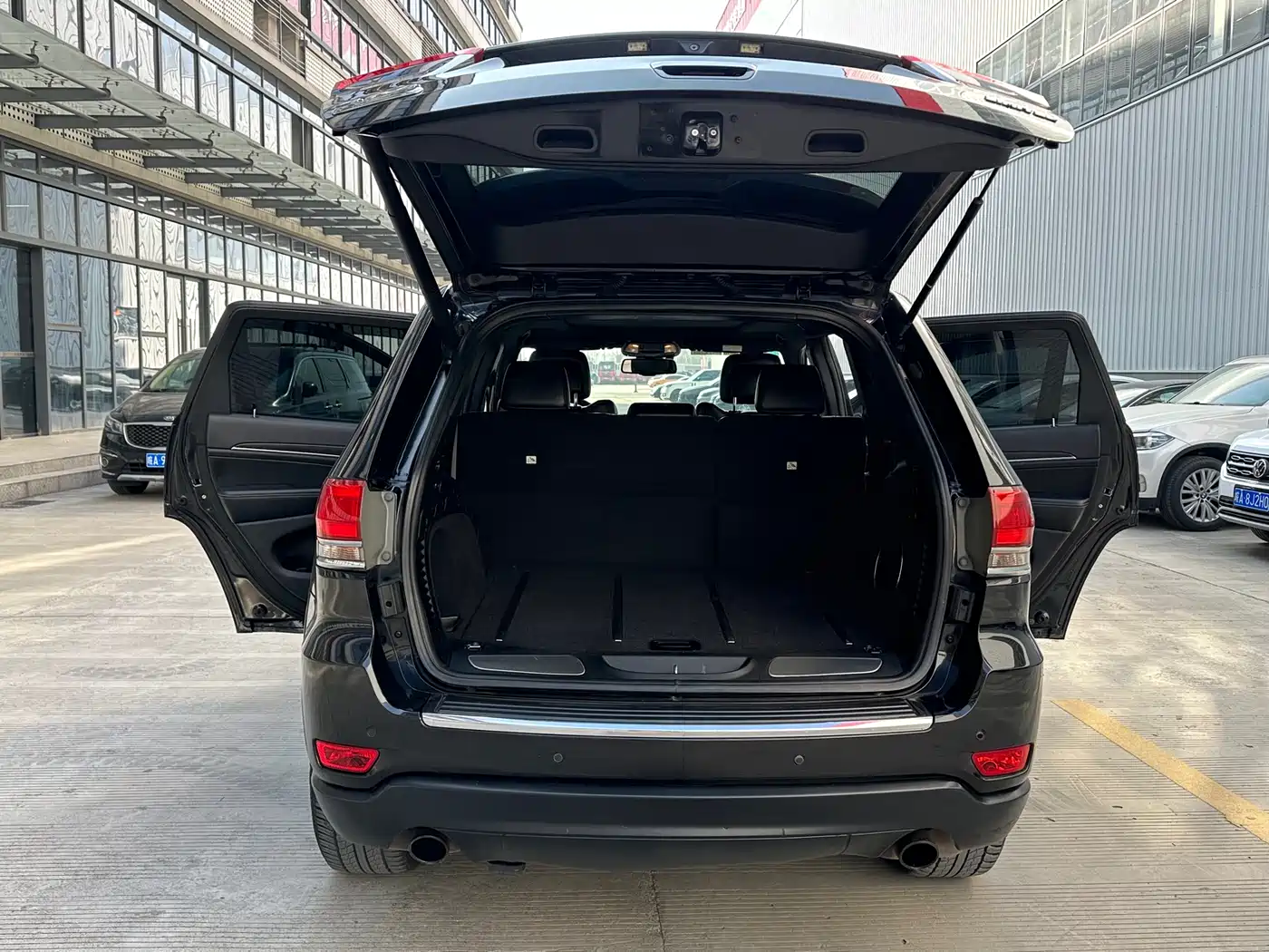 Фото 18 - Jeep Grand Cherokee (Import)