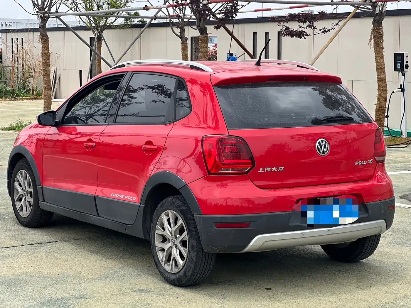 Volkswagen Polo 2014 1.6L Cross Polo Automatic фото 9
