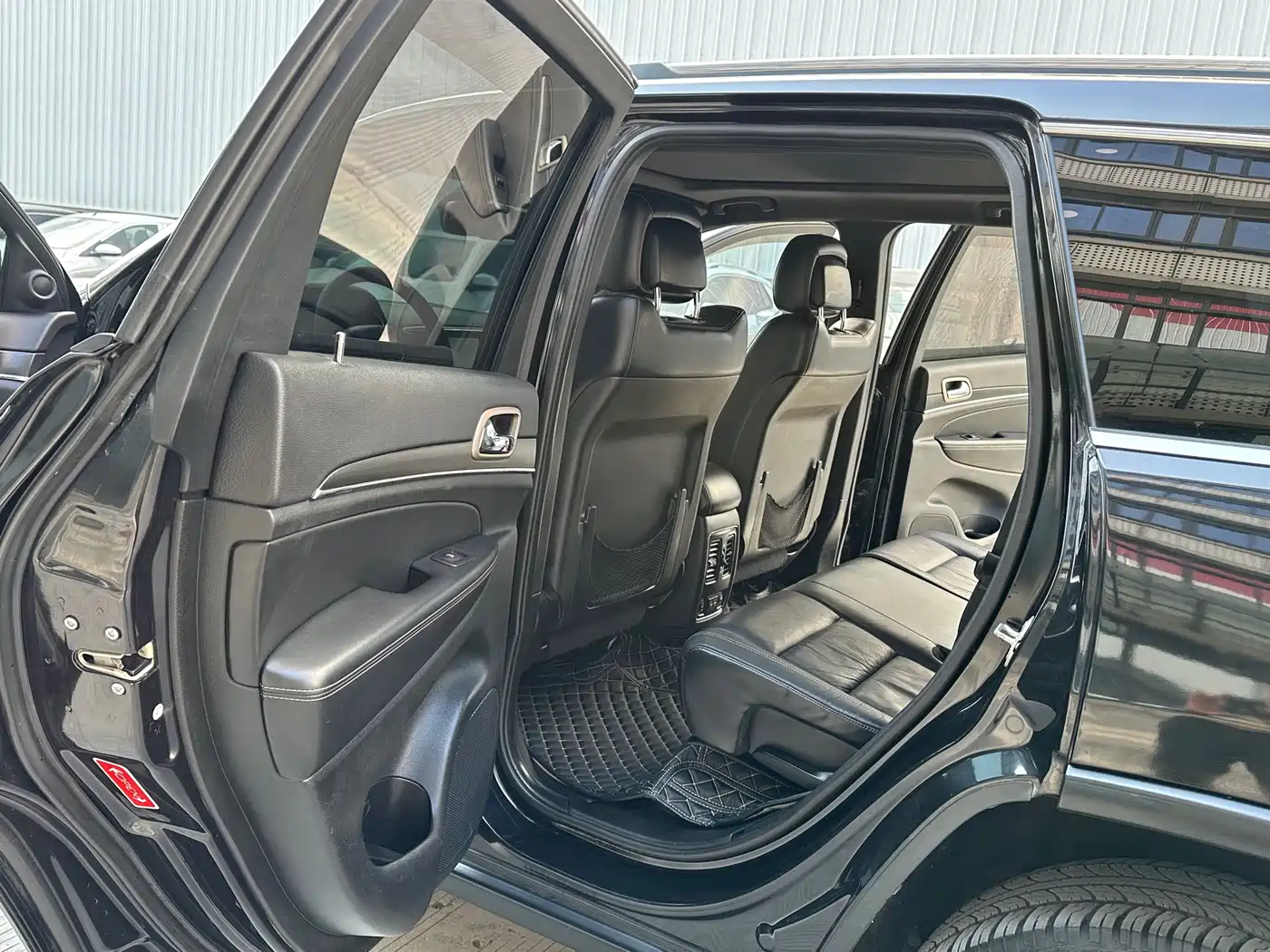 Фото 9 - Jeep Grand Cherokee (Import)