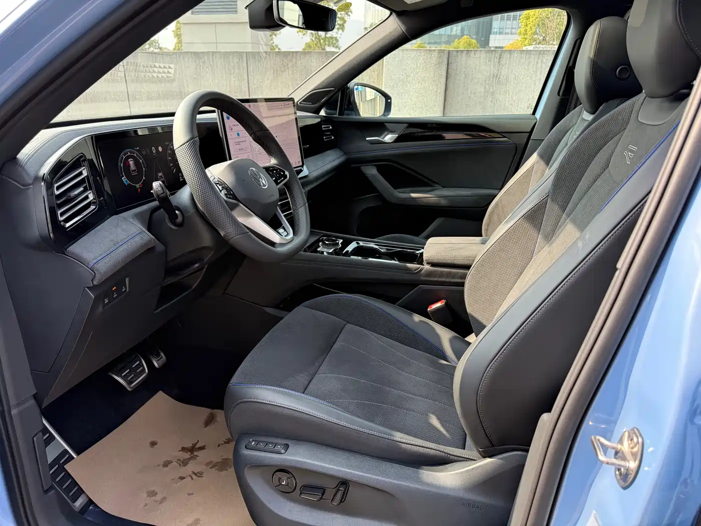 Volkswagen Tiguan L 2024 PRO 380TSI 4WD R-Line Premium Edition фото 8