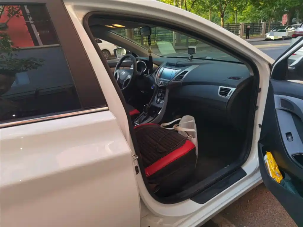 Hyundai Langdong 2016 1.6L Automatic Premium Edition фото 19