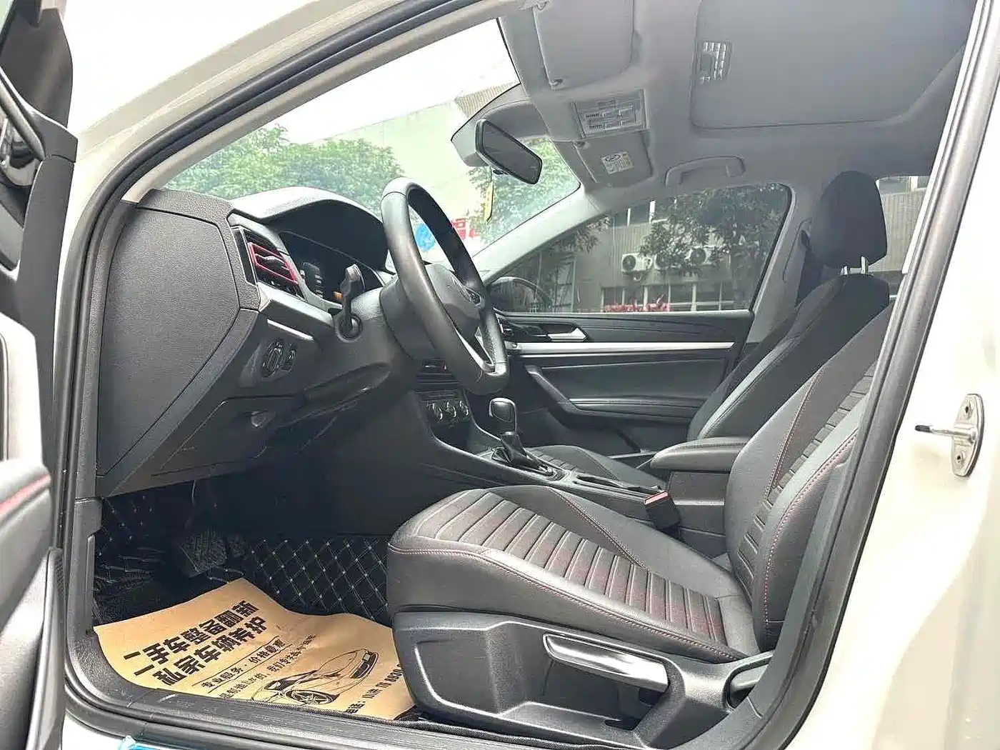 Volkswagen Lavida 2023 300TSI DSG Starlight Full Comfort Edition фото 6