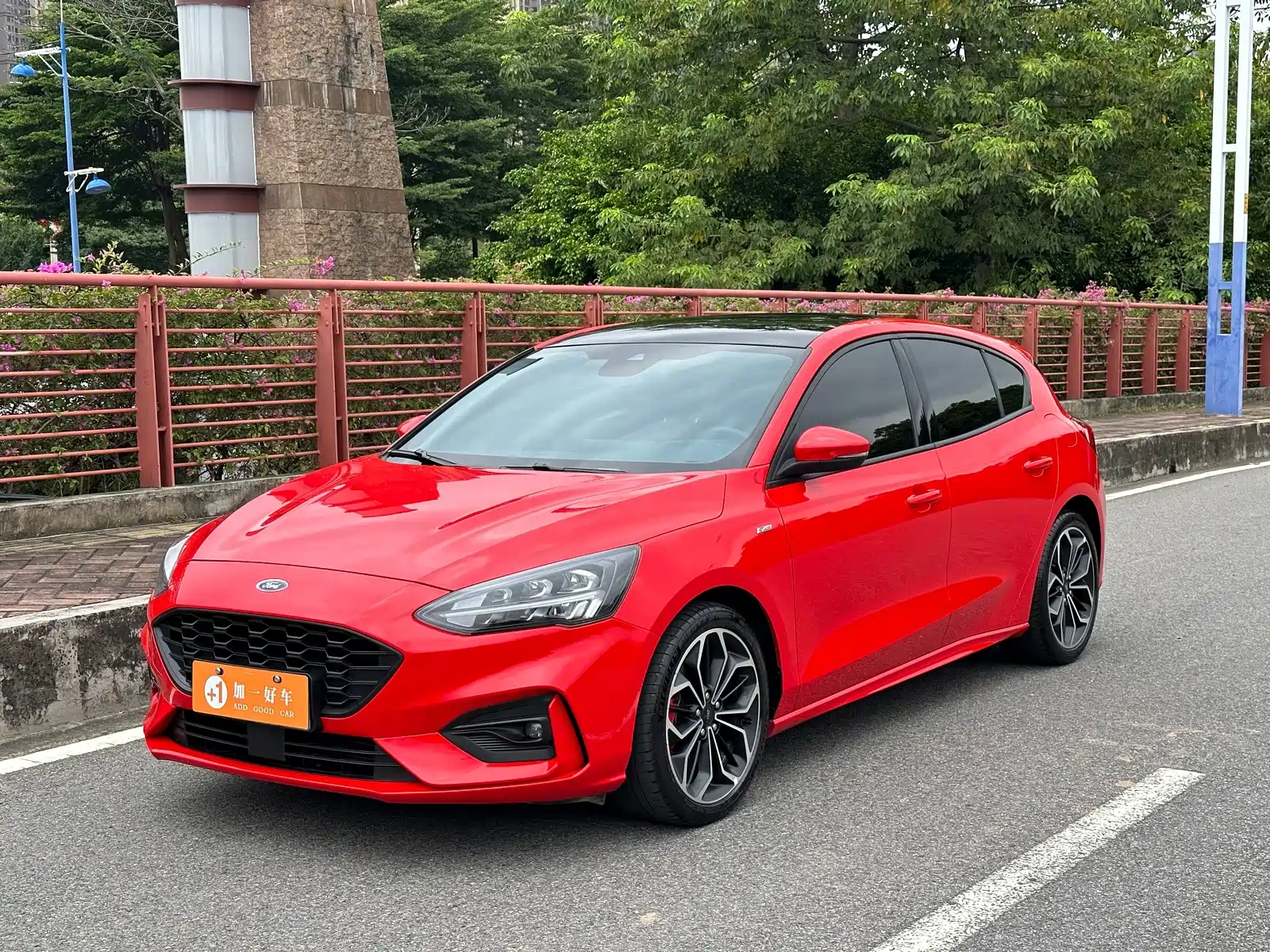 Фото 1 - Ford Focus