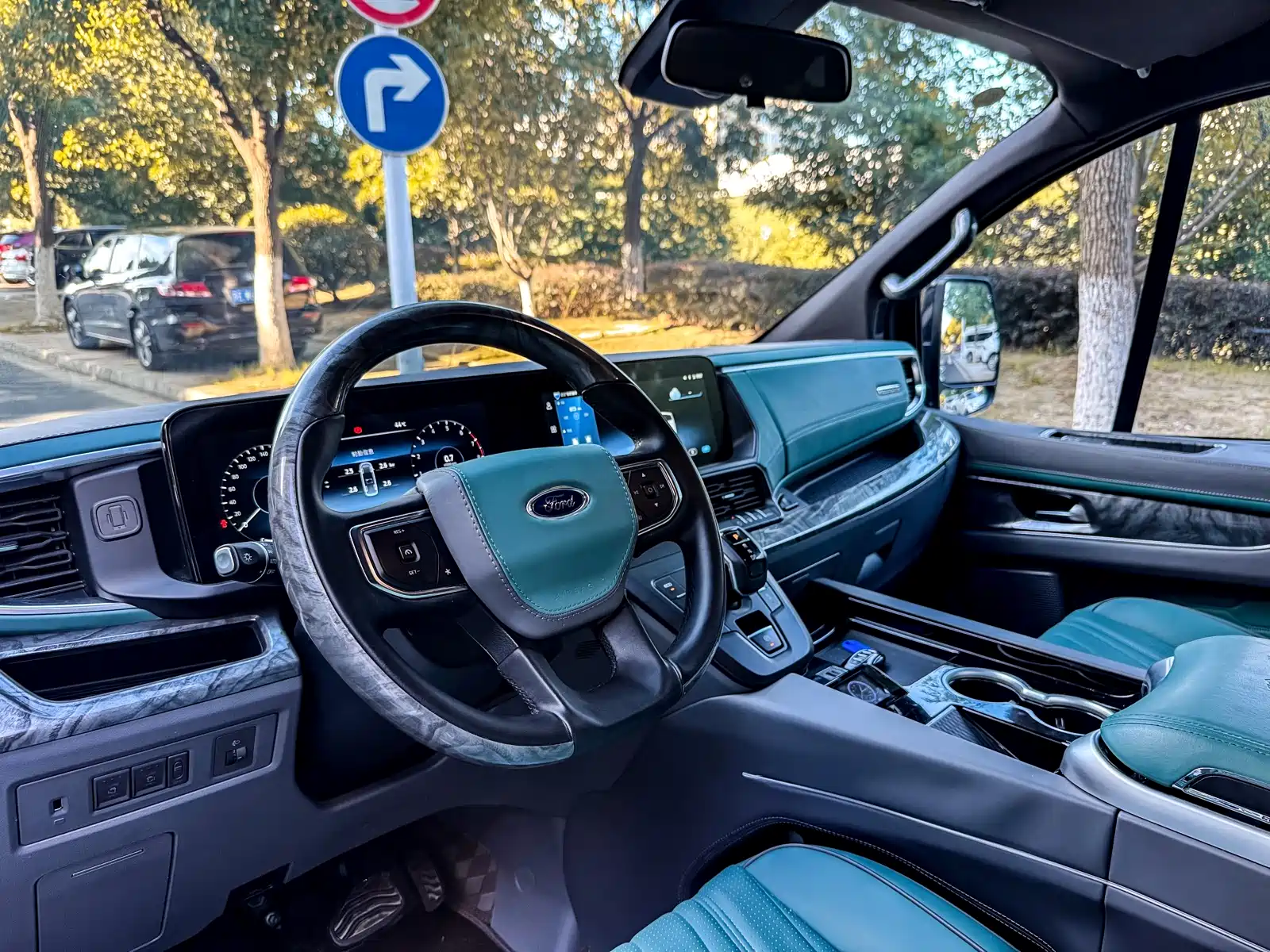 Фото 5 - Ford Tourneo