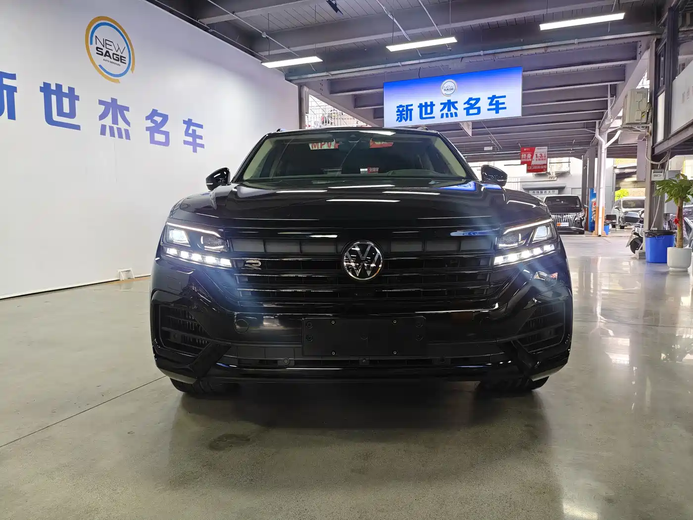 VOLKSWAGEN TOUAREG