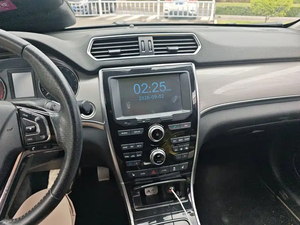 Фото 9 - Haval H2